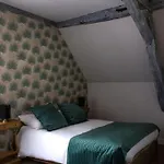La Vie Est Belle Hotel 3*